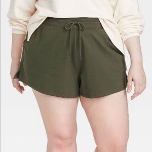 Khaki green 1x shorts NWT super cute